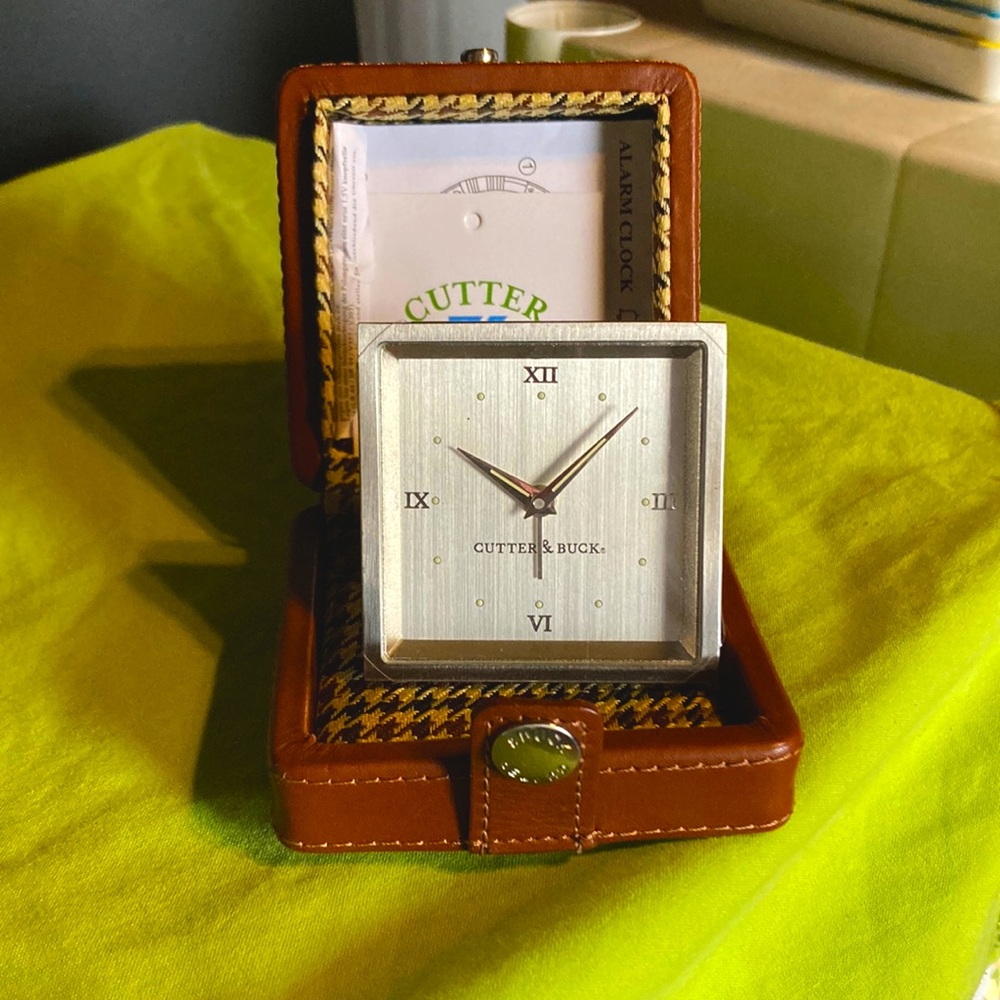 Cutter & Buck small clock